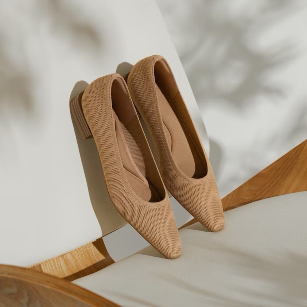 Vivaia sustainable pointed toe ballet flats 37.5 7